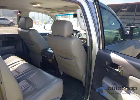 2016 Toyota Sequoia Sr5 5.7L V8 из США, поврежденный, VIN 5TDBW5G15GS137610